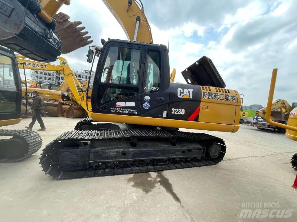 CAT 323D Bandgrävare