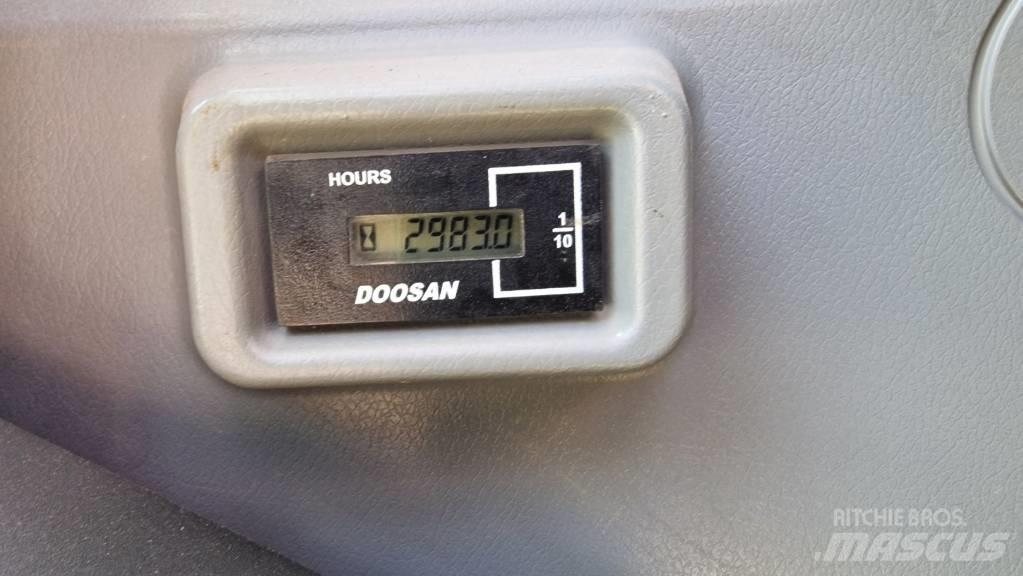 Doosan DX 140 LCR-5 Bandgrävare