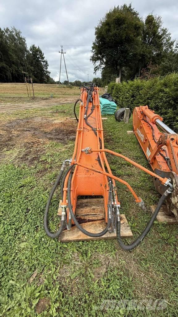 Doosan DX 225 Bandgrävare