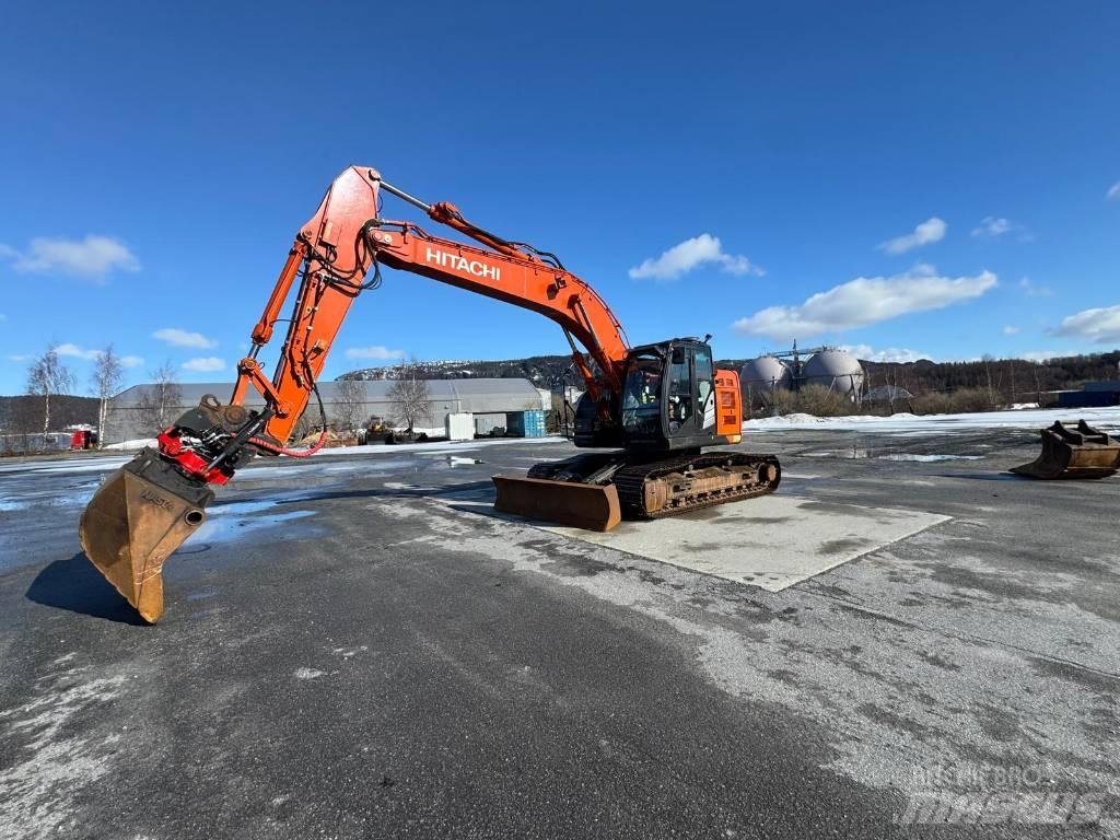Hitachi ZX 225 US Bandgrävare