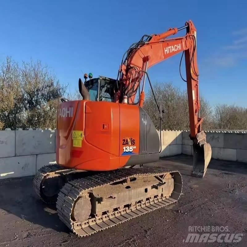 Hitachi ZX 135 Bandgrävare
