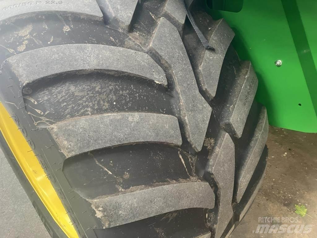 John Deere V461R Rundbalspressar