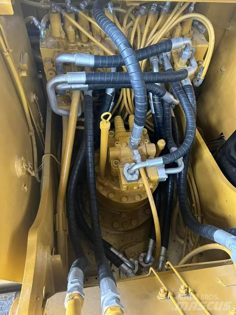 CAT 320 D2 Bandgrävare