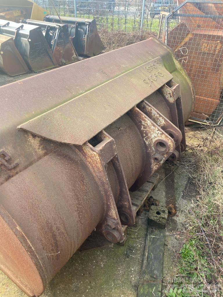 CAT 953 Skopor