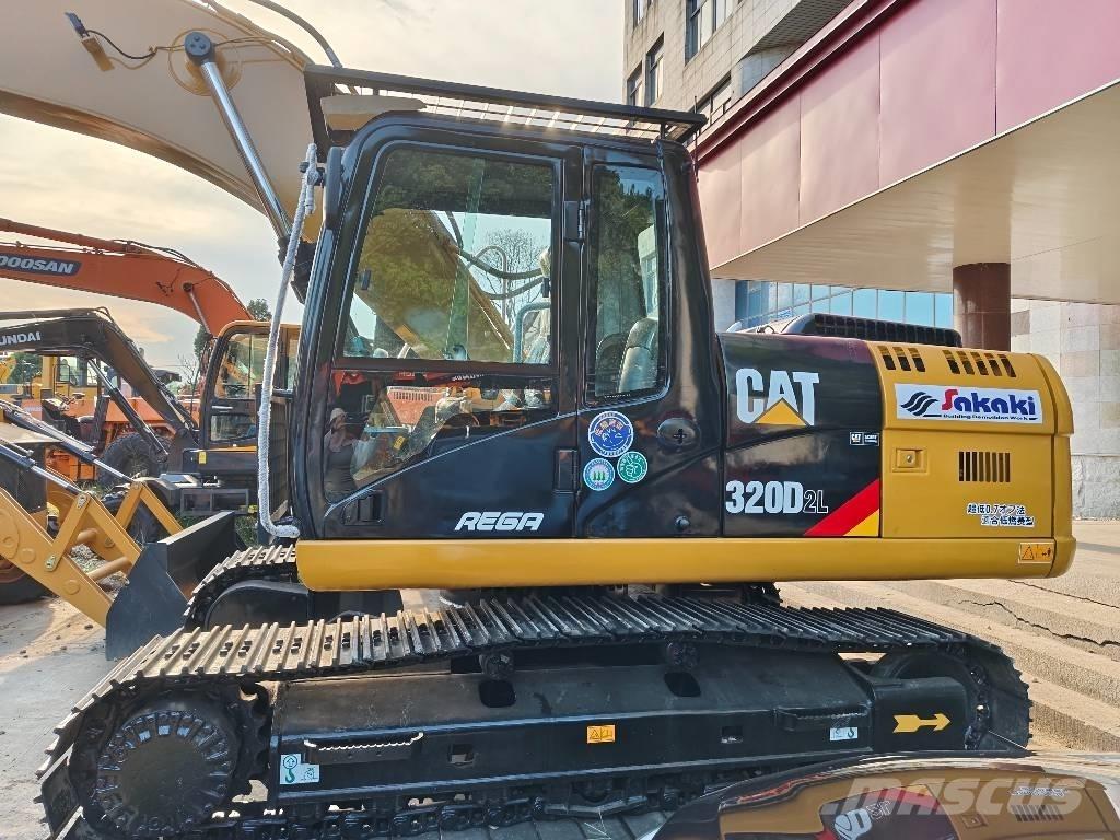 CAT 320 D2 L Bandgrävare