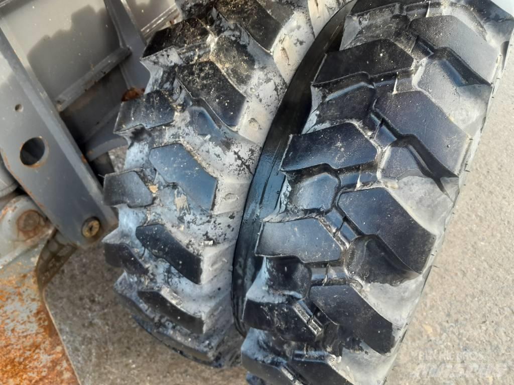 Takeuchi TB 295 W Hjulgrävare