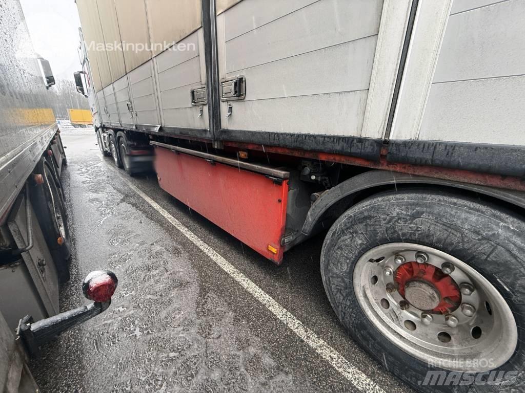 AMT K 502 Skåptrailer