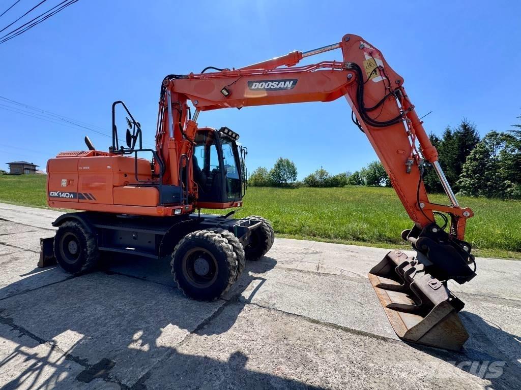 Doosan DX 140 W-3 Hjulgrävare