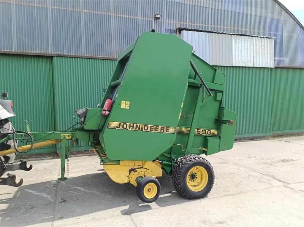 John Deere 590 Rundbalspressar