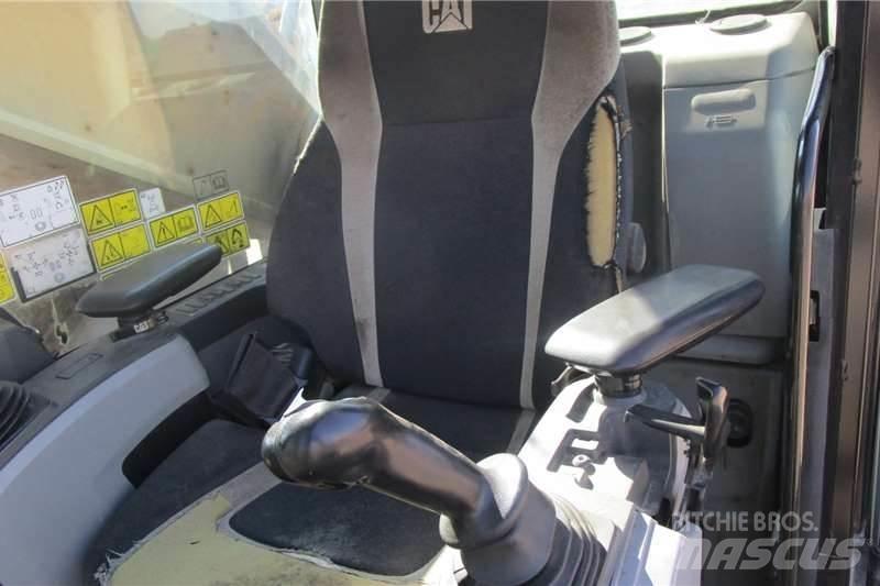 CAT 374FL Minigrävare < 7t