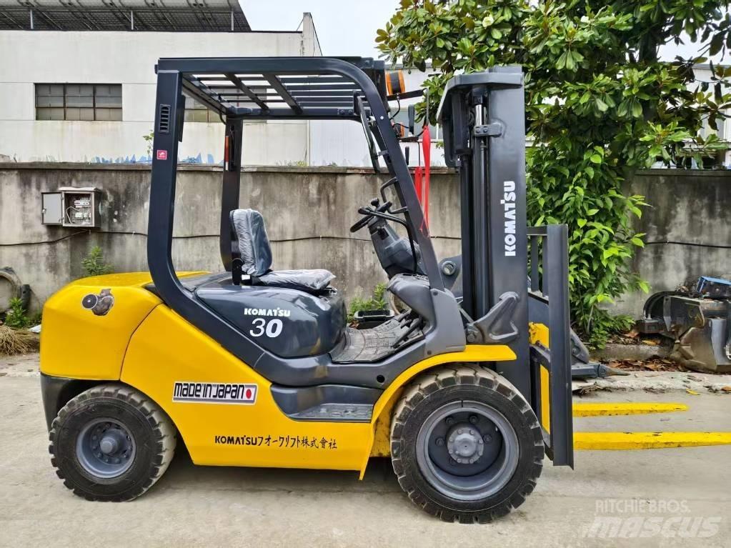 Komatsu FD 30 T-17 Dieselmotviktstruckar