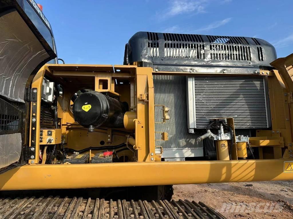 CAT 330 D L Bandgrävare