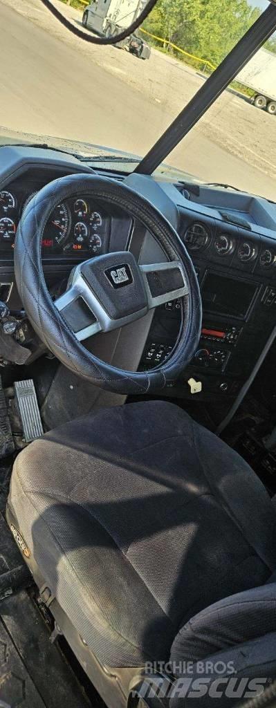 CAT CT 660 Tippbilar