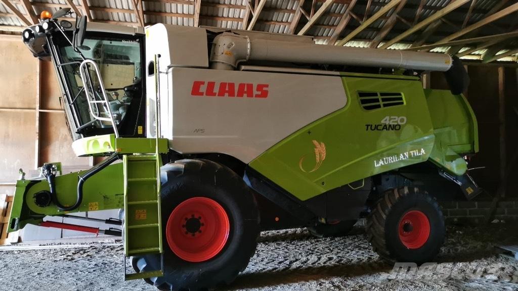CLAAS Tucano 420 Skördetröskor