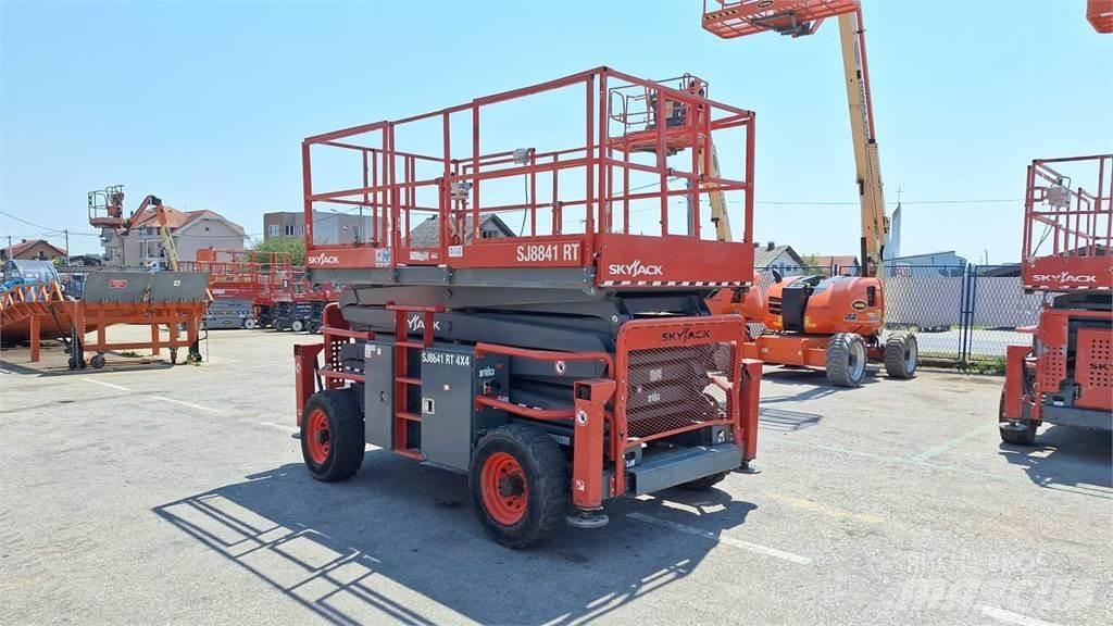SkyJack 8841RT Saxliftar