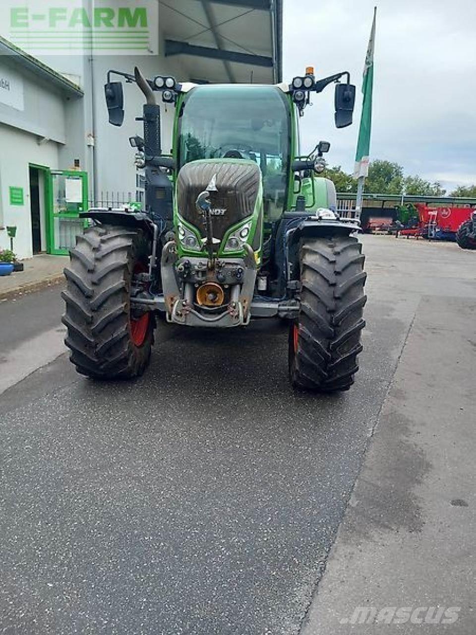 Fendt 724 vario s4 Traktorer