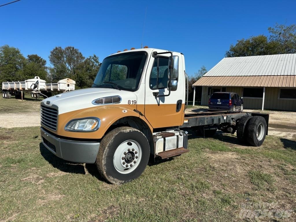 Freightliner M 106 Chassier