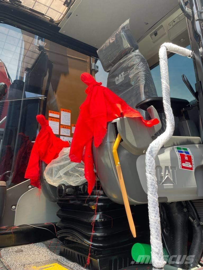 CAT 323D2 Bandgrävare