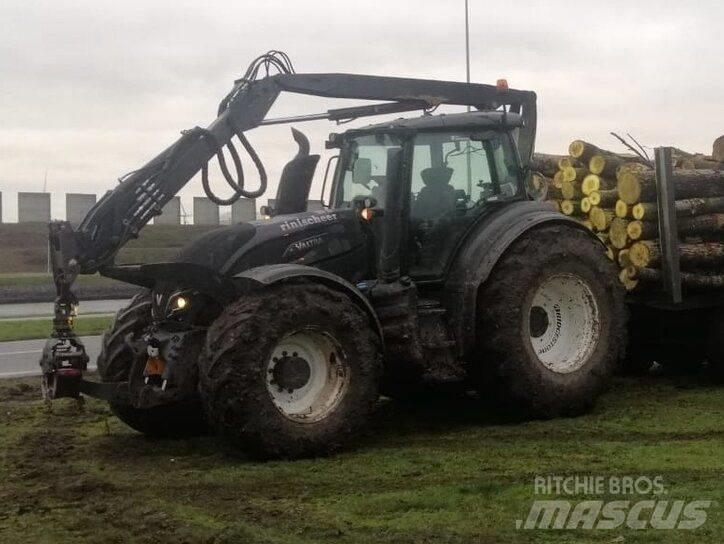 Valtra T 214 D Traktorer