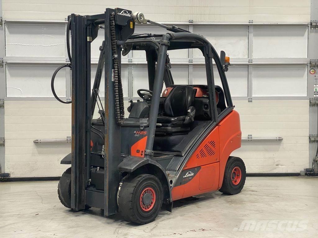 Linde H25T-02 Gasolmotviktstruckar
