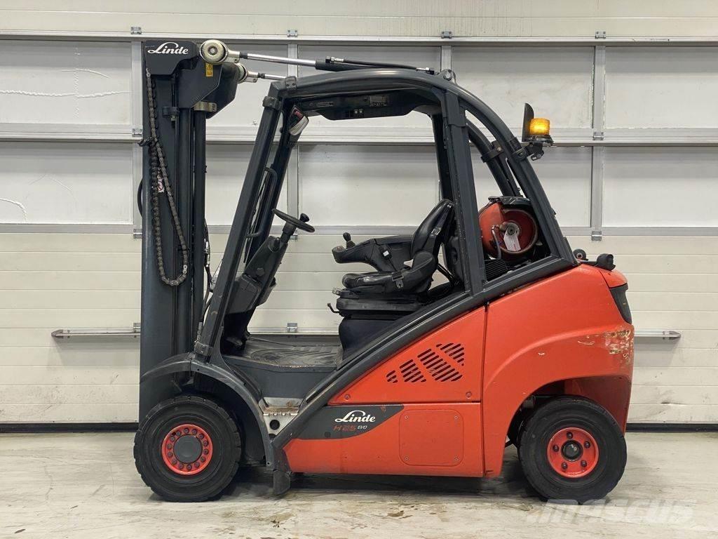 Linde H25T-02 Gasolmotviktstruckar