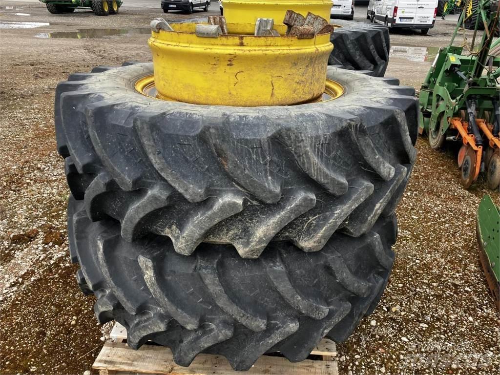 Petlas 480/70R34 Däck, hjul och fälgar