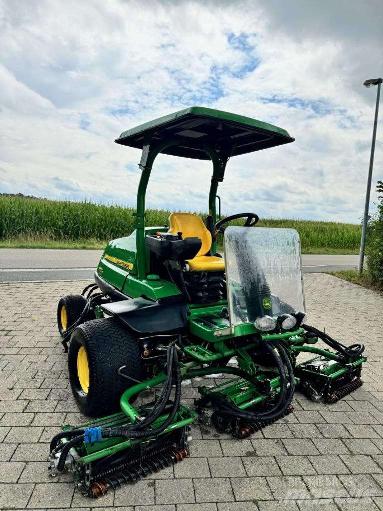 John Deere 8700 A Fairway-gräsklippare