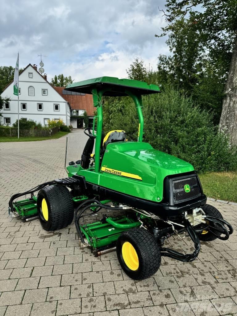 John Deere 8700 A Fairway-gräsklippare