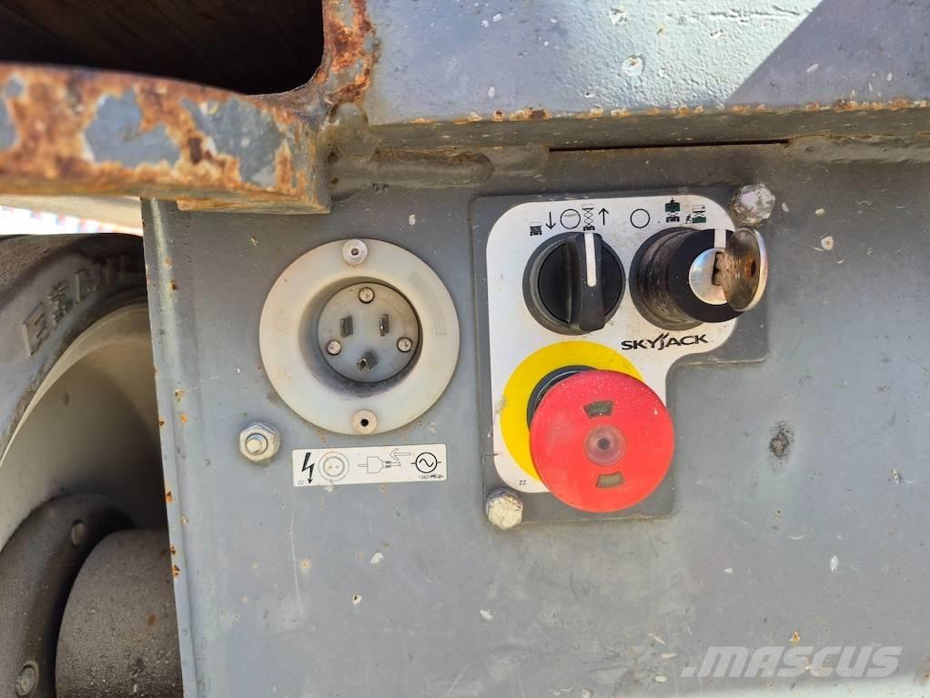 SkyJack SJ 4632 Saxliftar