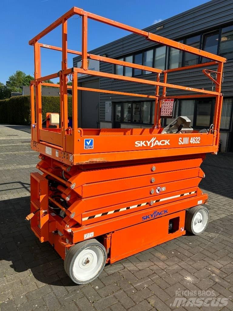 SkyJack SJ III 4632 Saxliftar