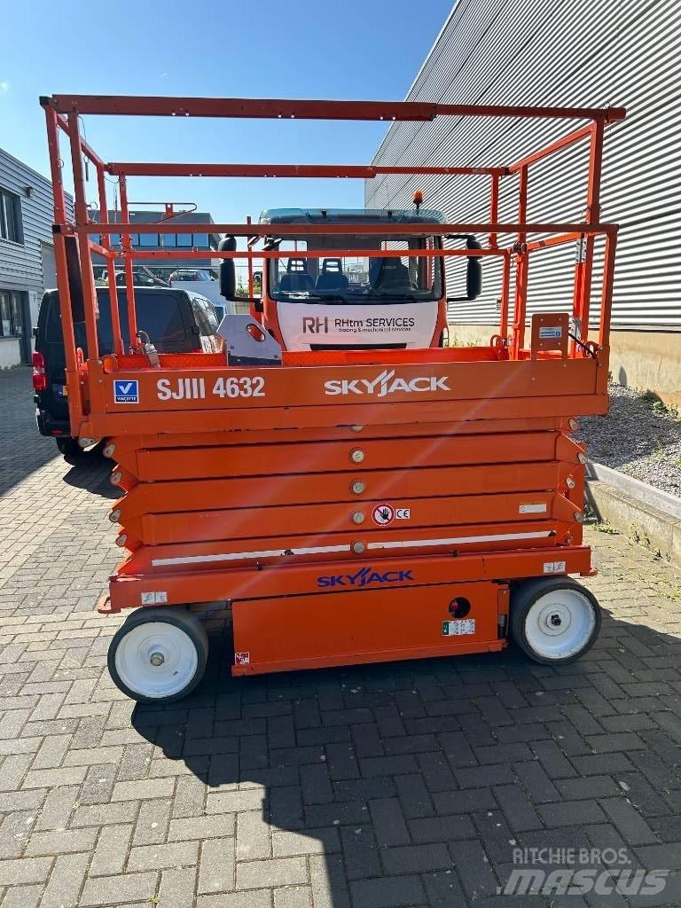 SkyJack SJ III 4632 Saxliftar