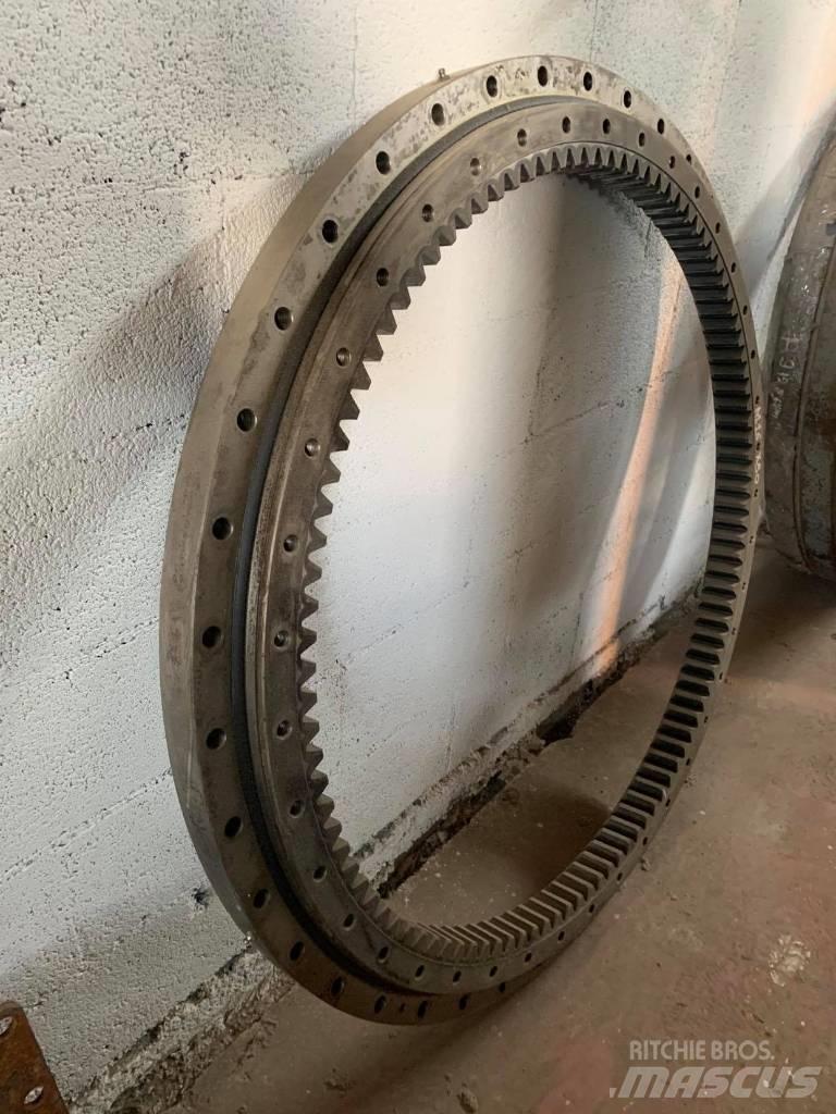 Liebherr 902 Chassi och upphängning