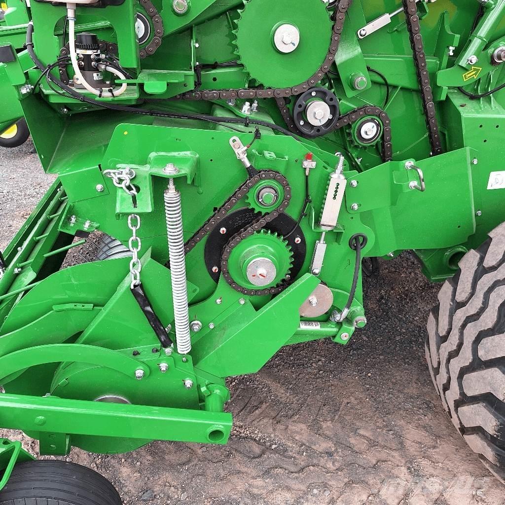 John Deere V461M Rundbalspressar