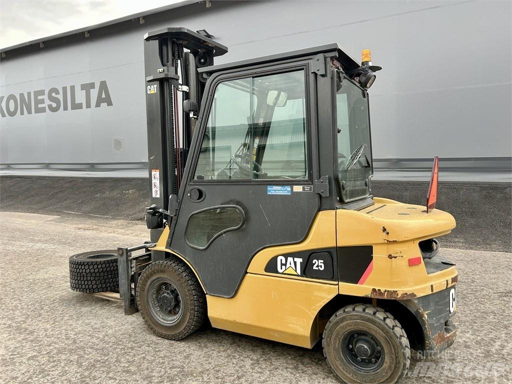 CAT DP 25 NT Dieselmotviktstruckar