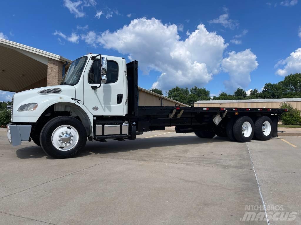 Freightliner M 106 Flakbilar