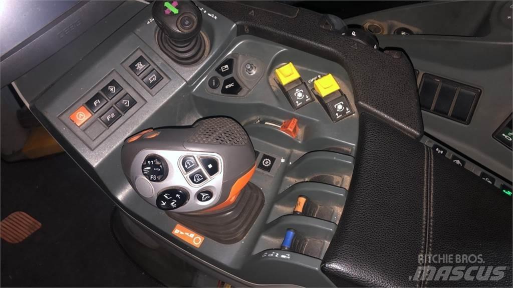CLAAS AXION 810 Traktorer
