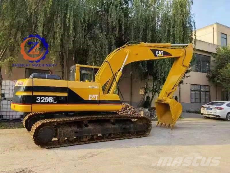 CAT 320 B L Bandgrävare
