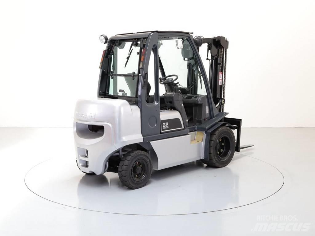Nissan FD01A18Q Dieselmotviktstruckar