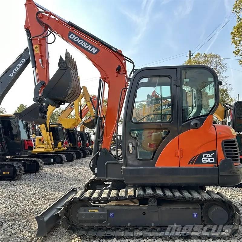 Doosan DX 60 Bandgrävare