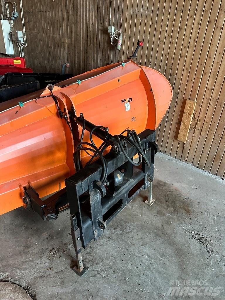 FMG AA 300 Snöblad och plogar