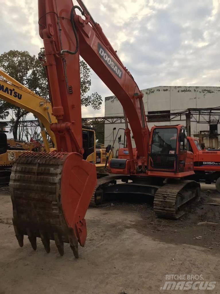 Doosan DX 300 Bandgrävare