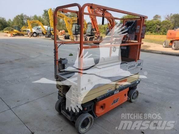 JLG 1930ES Saxliftar