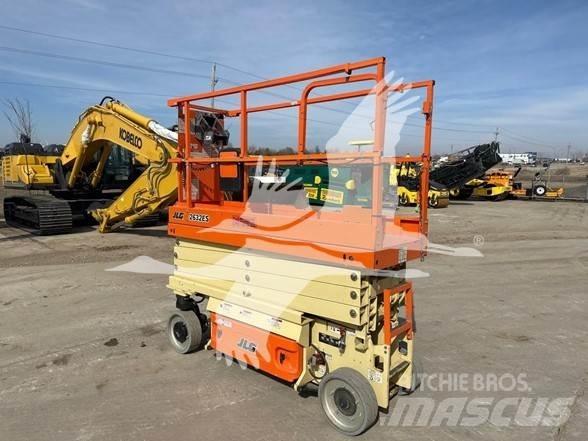 JLG 2632ES Saxliftar