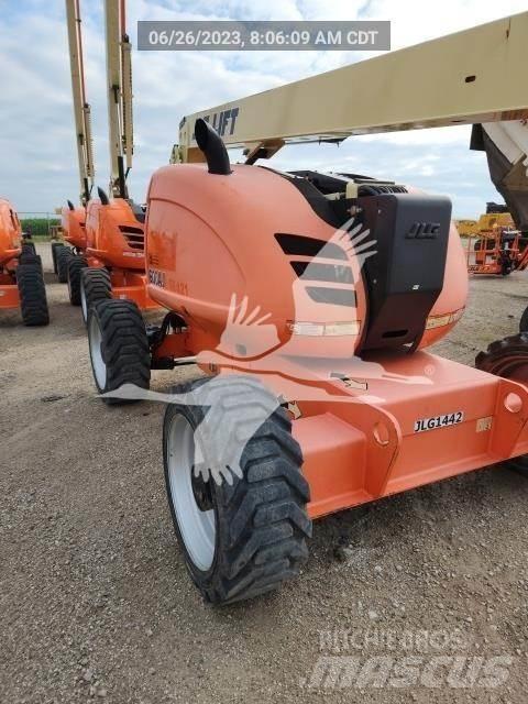 JLG 600AJ Bomliftar