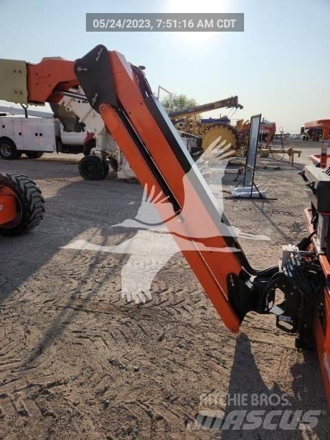 JLG 600AJ Bomliftar