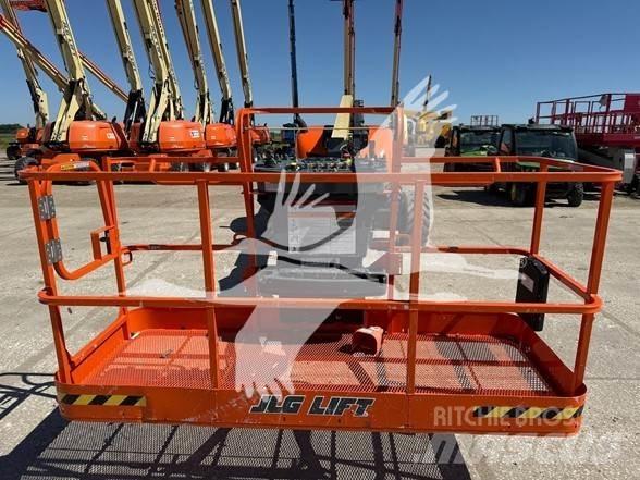 JLG 600AJ Bomliftar