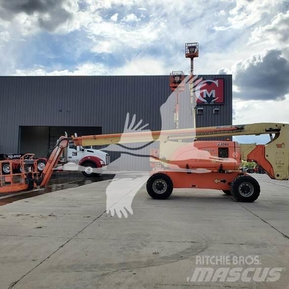 JLG 800AJ Bomliftar
