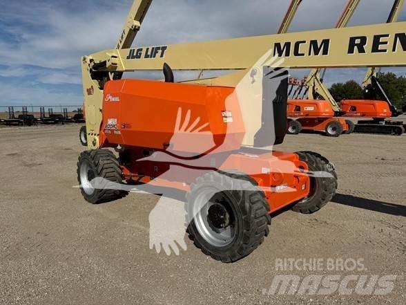 JLG 800AJ Bomliftar