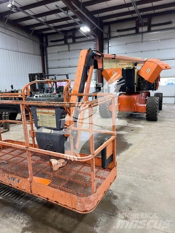 JLG 800AJ Bomliftar
