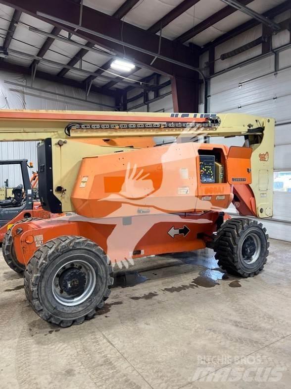 JLG 800AJ Bomliftar